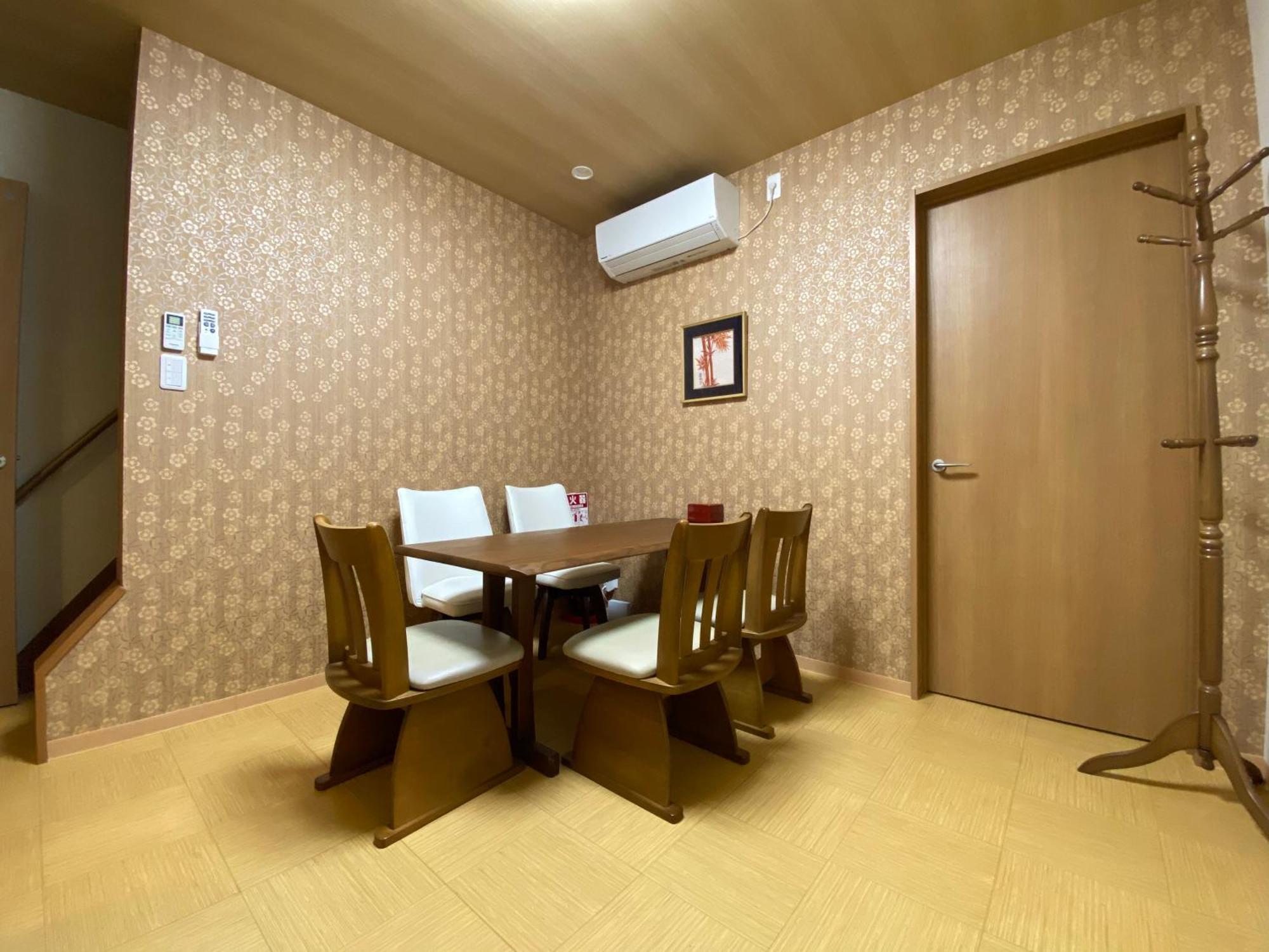 Wutong-40 Minutes Direct To Kansai Airport And 5 Minute Walk To Jr Or Subway Or Nankai Line And 1 Minute To Tsutenkaku The Landmark Of Osaka And Many Japanese Bistros Nearby Esterno foto
